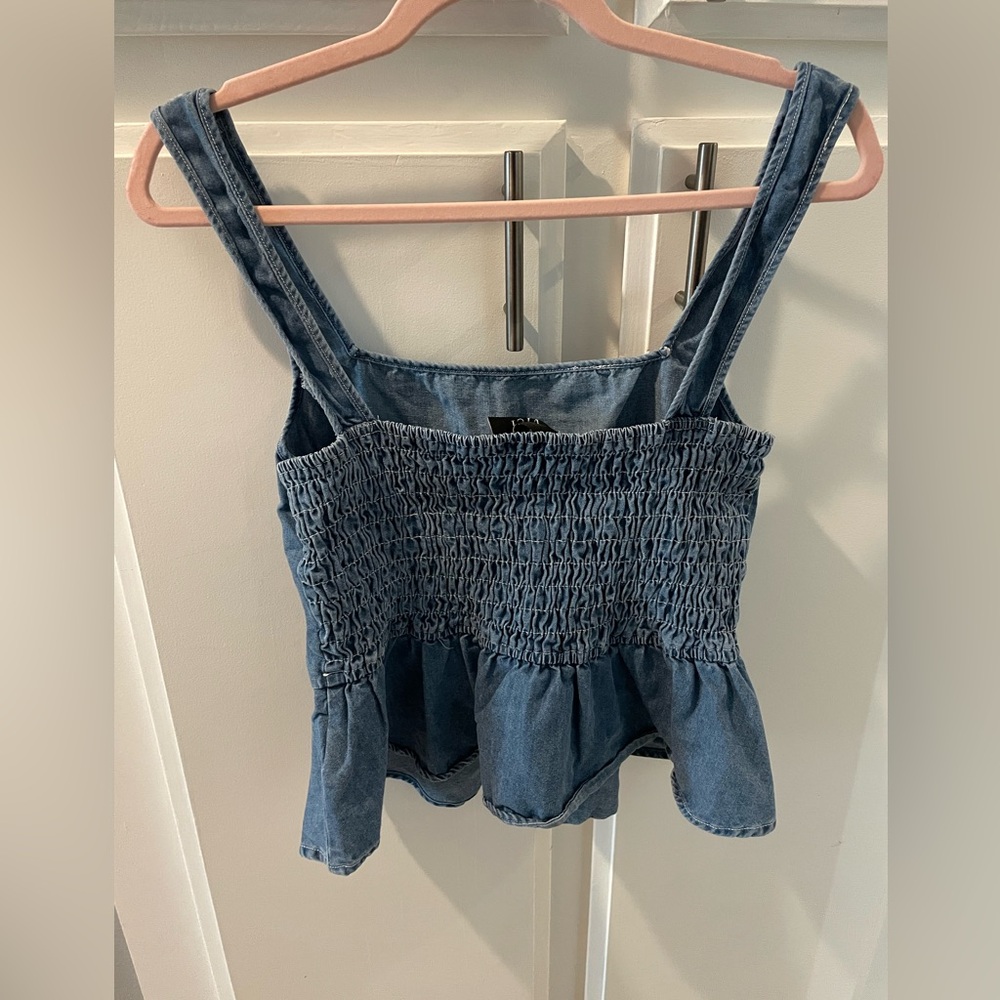 Vici Collection Denim Colored Woman’s Sleeveless Top, size L - Picture 4 of 9